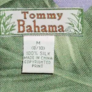 Tommy Bahama Tops - Tommy Bahama 100% Silk Button Down floral top Tommy Bahama Tops - Tommy Bahama 100% Silk Button Down floral top